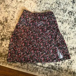 Cute side slit skirt